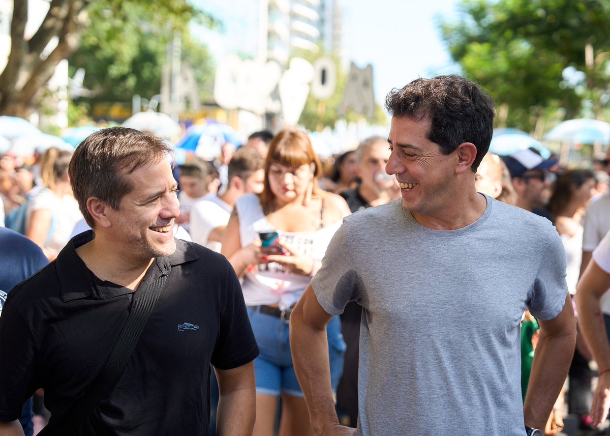 ¡Feliz cumpleaños @marianorecalde! Amigo y compañero, alegre y perseverante. Toda la vida militando y defendiendo al pueblo. ✌🏼