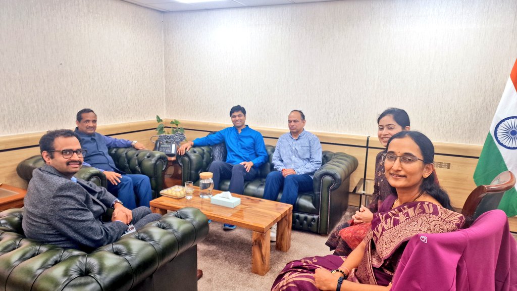 🧘‍♂️ Consul General @venkatifs engages in a fruitful conversation with the #Shivodham Team #Birmingham, exploring avenues to enhance #Yoga outreach across the Midlands. Together, let's spread the transformative power of Yoga to every corner! 🌟 #Wellness