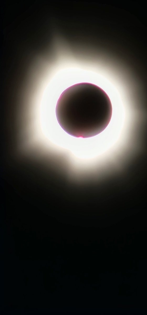 SoundBoothPod's tweet photo. Totality just passed here's some pics #Eclipse2024 https://t.co/JukVpxY8Ea