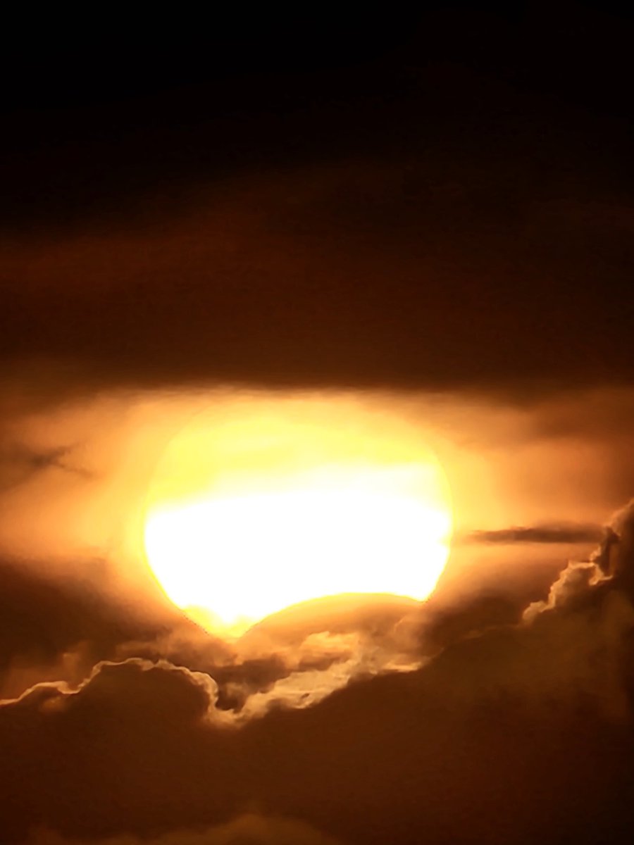 Partial solar eclipse off the sun from Co. Clare, Ireland 
#Eclipse2024 #EclipseSolar2024 #Eclipse #solareclipse #Ireland #astronomy