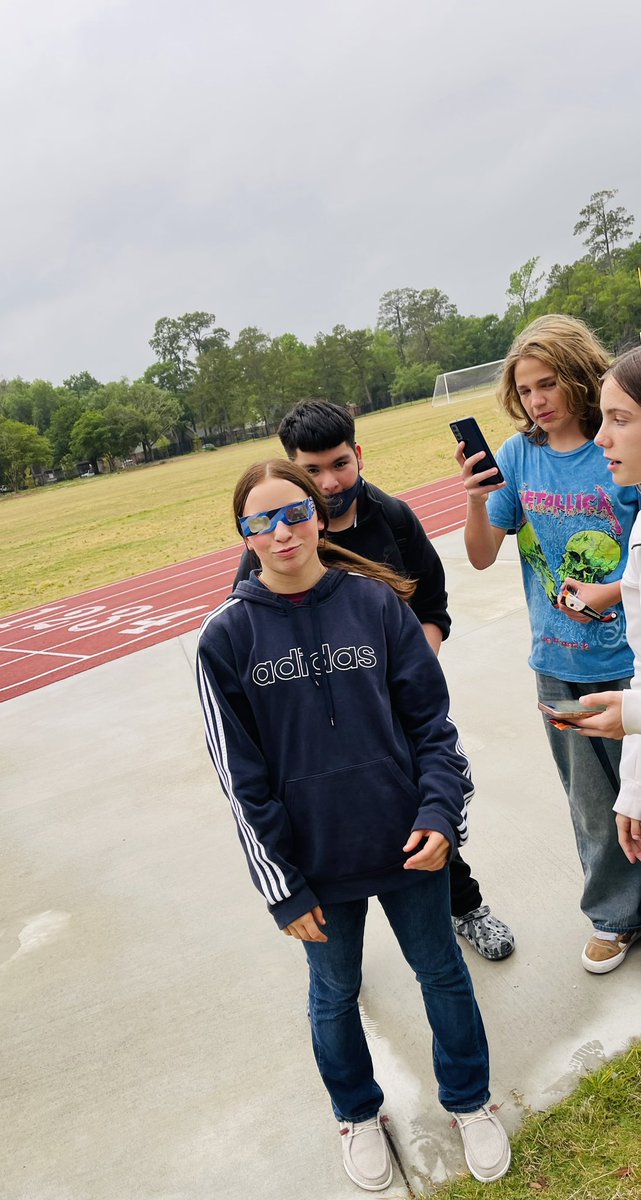 We didn’t get to see the #TotalEclipse but we had a blast trying! Thank you @KPRC2 @KPRC2Frank @houstonlifetv for donating solar eclipse glasses for @HumbleISD_KMS 8th graders! #KMSCougarPride #HumbleISD_2ndSci #HumbleISD