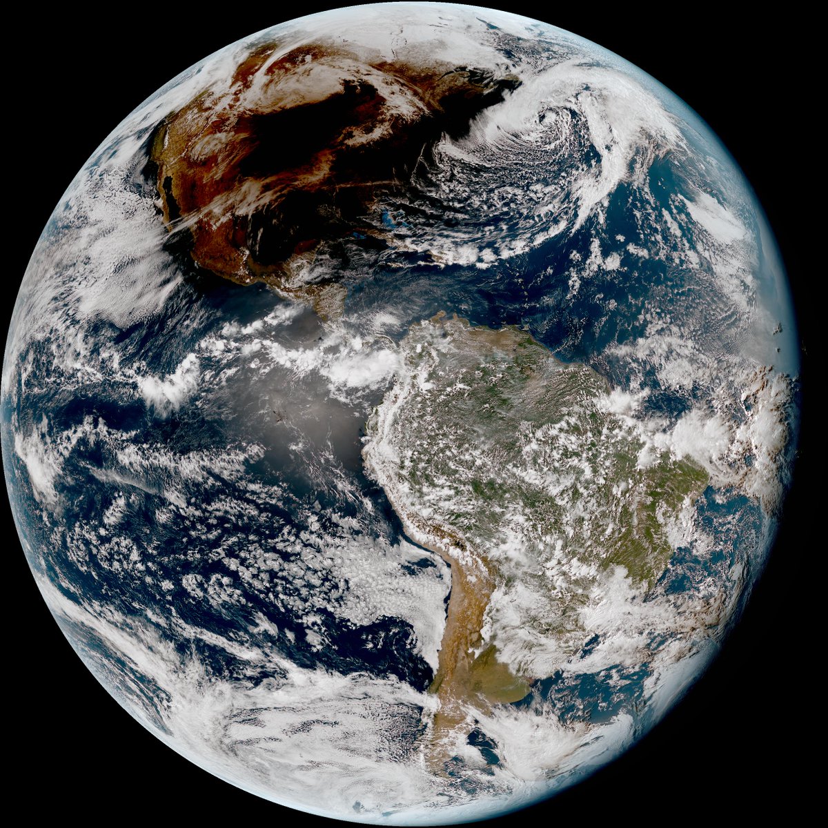 Looking pretty dark over the USA right now. The Moon's shadow blocking out sunlight over much of the country!