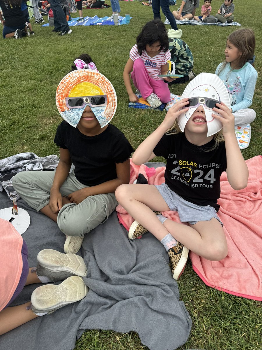 Amanda Dickson tweet media