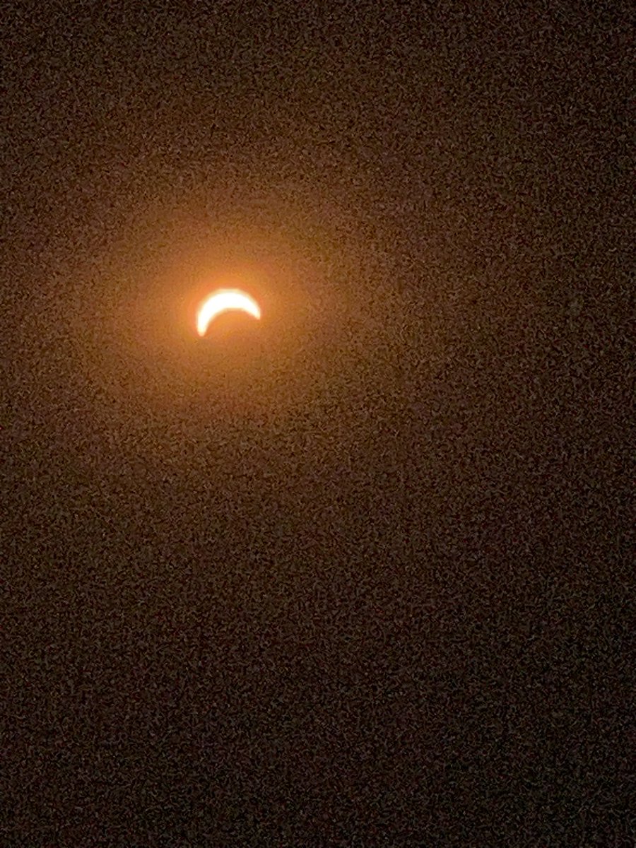 KMBZradio's tweet photo. Eclipse party at @KMBZradio 😎
@Audacy @RadioDana @DanWeinbaumKC #TwitterlessParks @DanaAndParks https://t.co/byxblZES9s