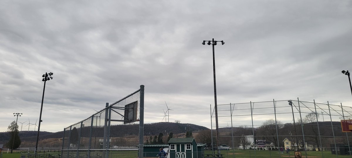 levismith's tweet image. Perfect day for an eclipse when you can't even tell where the sun is supposed to be!