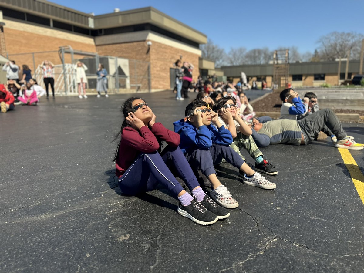 York Center School tweet media