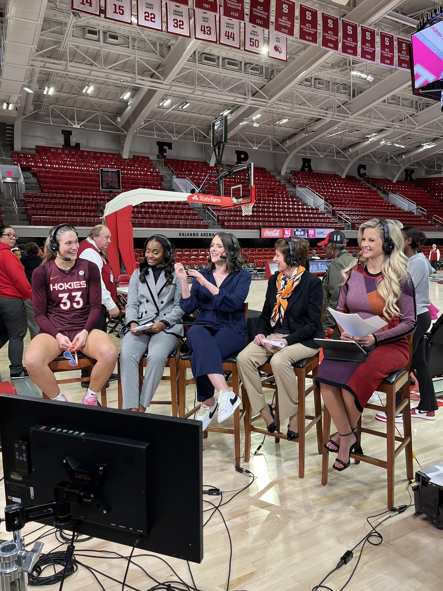 Thank you #WBB! What a season on @accnetwork & @espn with these amazing teammates 🙌🏼