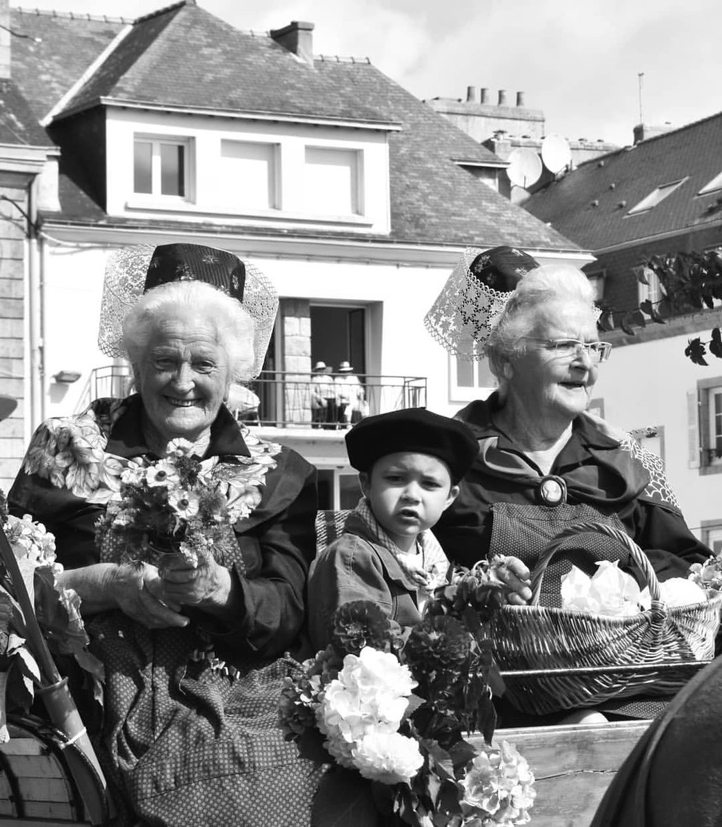 Carolinelsln's tweet photo. Traditions! 🤍
Le festival à ne pas manquer au mois d'août en Finistère
#concarneau #bretagne #bzh #festival #finistere #filetsbleus #Traditions #ouestfrance https://t.co/BAxHQi752C