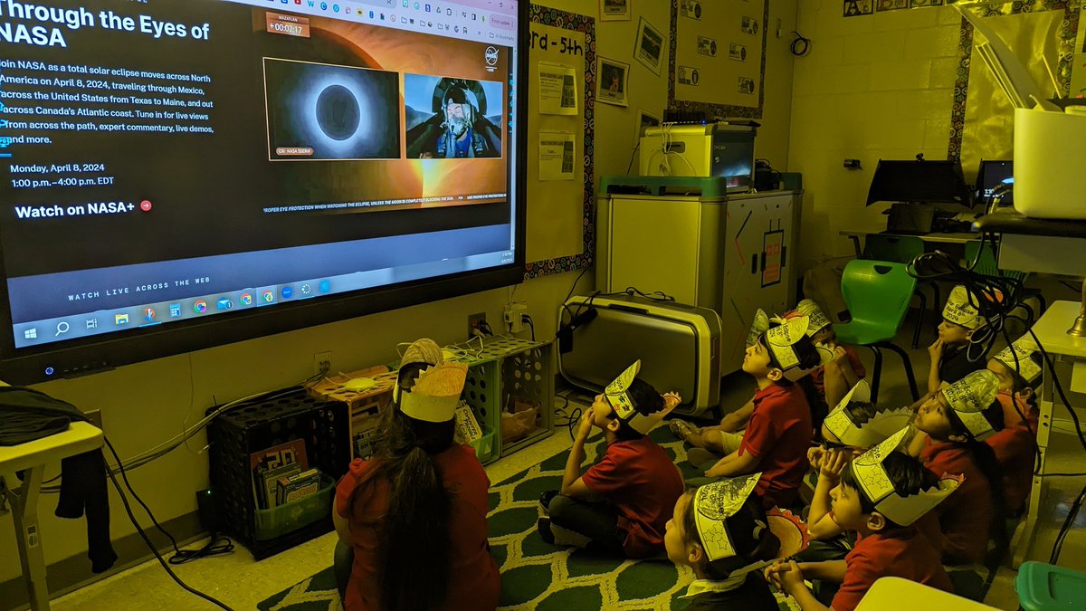 Ocelotscode's tweet image. ๐โ๏ธThe totality of the solar eclipse inspired our ocelot coders to create a simulation using @ScratchJr ๐โ๏ธ #OcelotsCode #Coding108 #SolarEclipse2024