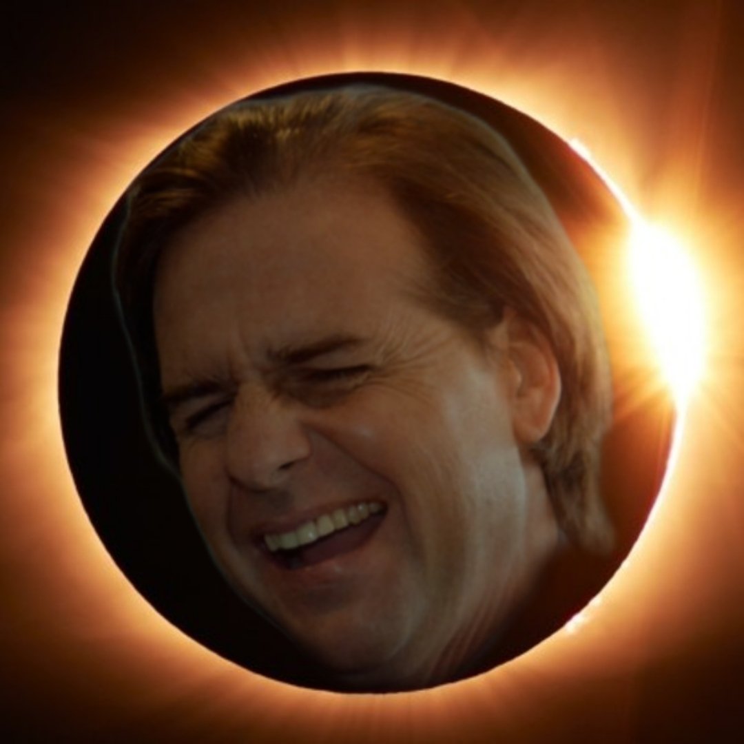 *Ojalá el eclipse traiga cosas buenas* -El eclipse