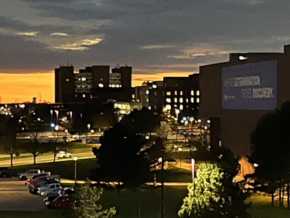 3:18pm in #Buffalo - the ⁦@UBuffalo⁩ Campus! #Eclipse #UBhornsUP🤘🏼