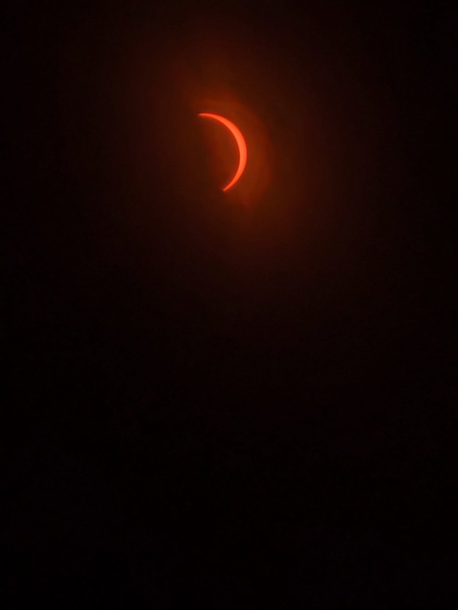 My best eclipse shots from Cudahy, WI @Mark_Baden @LindseySlaterTV @Molly_WISN
