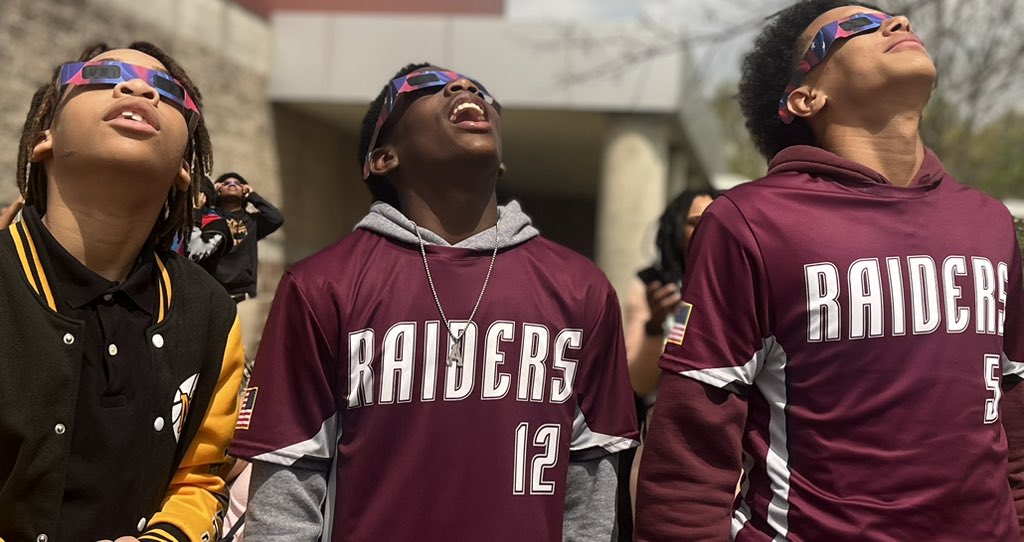 RoseHillRaiders's tweet image. Raiders had a ball watching the eclipse! 🌕 🌞 #STEMpossible @TiffanyGreen08 @JMCSchools @JMCSSInnovation @suptking