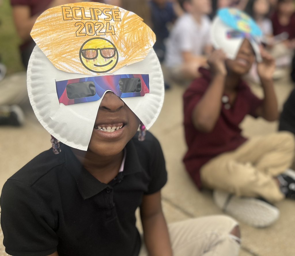 RoseHillRaiders's tweet image. Raiders had a ball watching the eclipse! 🌕 🌞 #STEMpossible @TiffanyGreen08 @JMCSchools @JMCSSInnovation @suptking