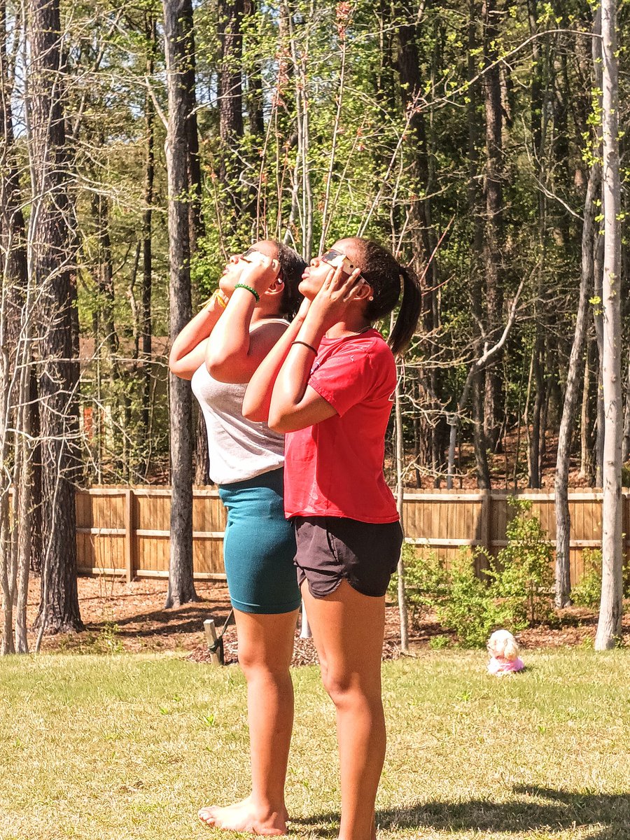 Gabrielle & Ashlynn tweet media