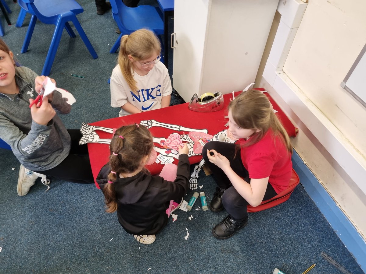Excellent team work on display in #year4@caedraw today. A great start to our new topic... Body Bits! 😃😎 
#year4smashedit