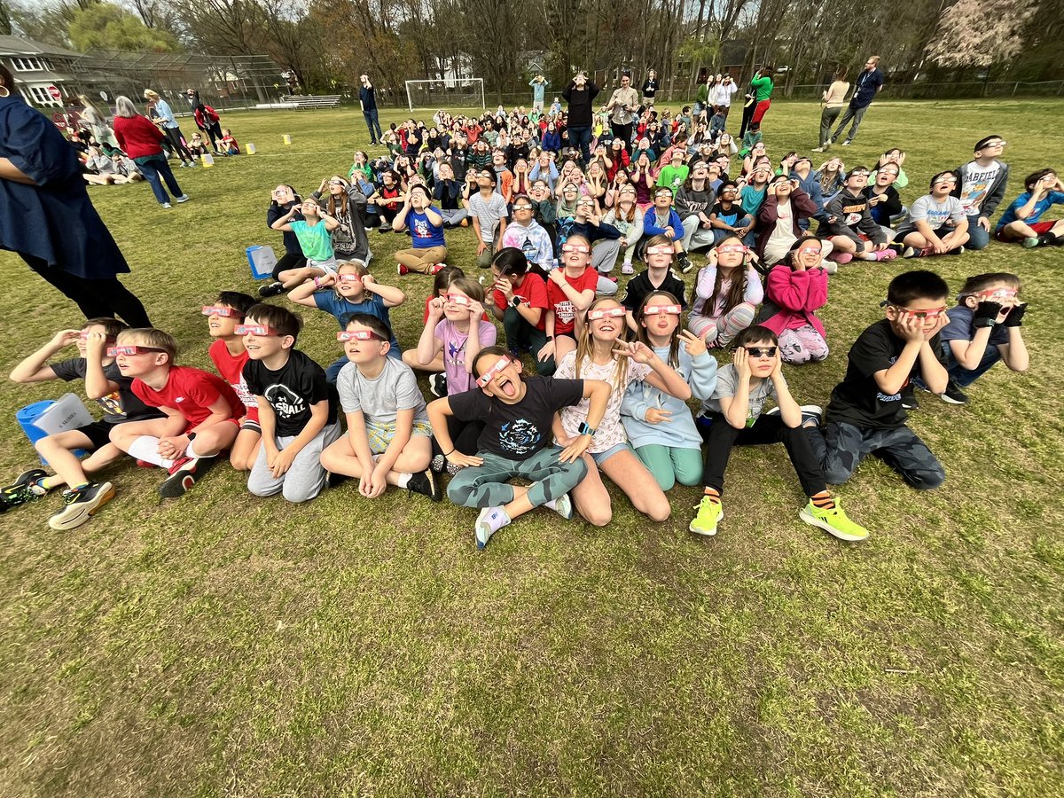It’s a total 4th Grade Eclipse! Here comes the sun! #osetigers