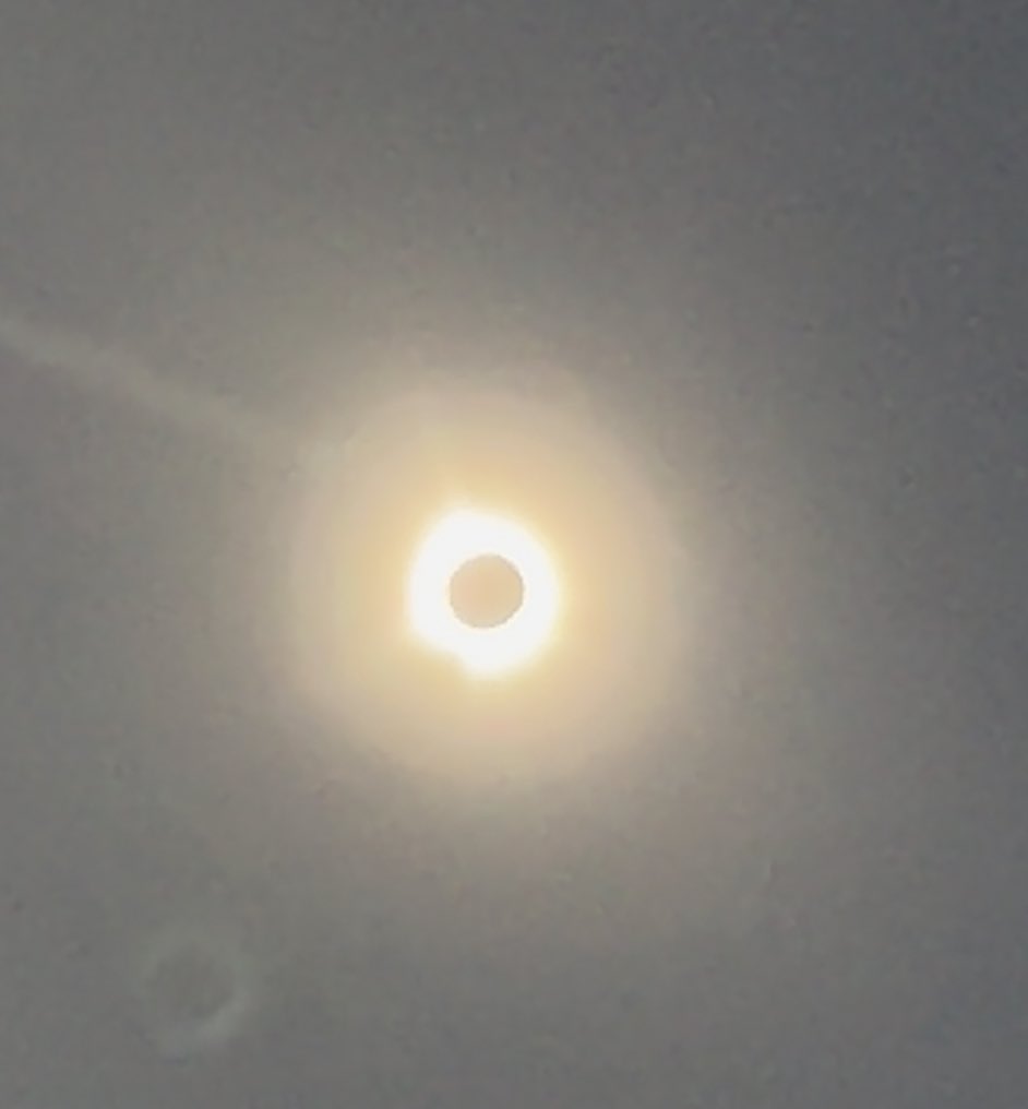 Woah!! @David_Turner_84 living in the path of the eclipse has its benefits!