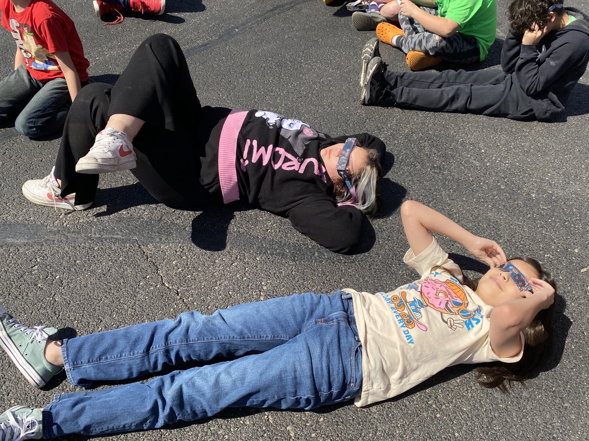 Tracy Carlson tweet media