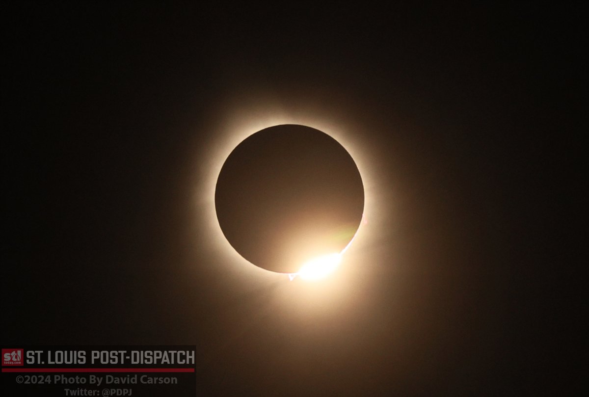 Photos: Eclipse viewers flock to southern MO and IL to be in path of totality stltoday.com/news/multimedi… via @stltoday