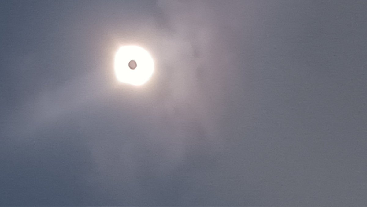 CableBox64's tweet photo. Hey, y'all. No, I'm not dead. Anyway, here's some pics of the solar eclipse I took https://t.co/mxwt9mI3sR