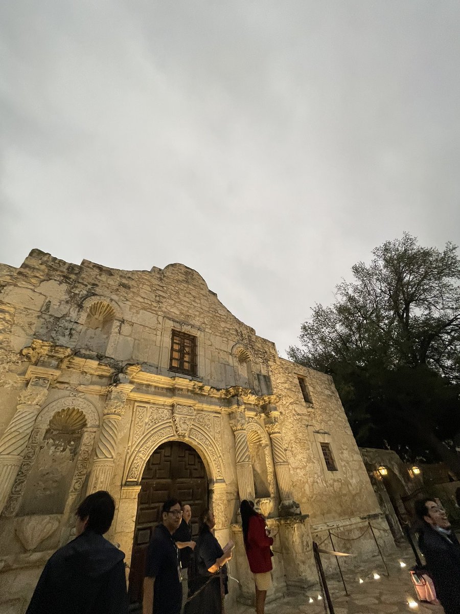 Celebrating the 2024 Eclipse at the old Alamo mission grounds #Eclipse2024 #Thealamo #Texaseclipse