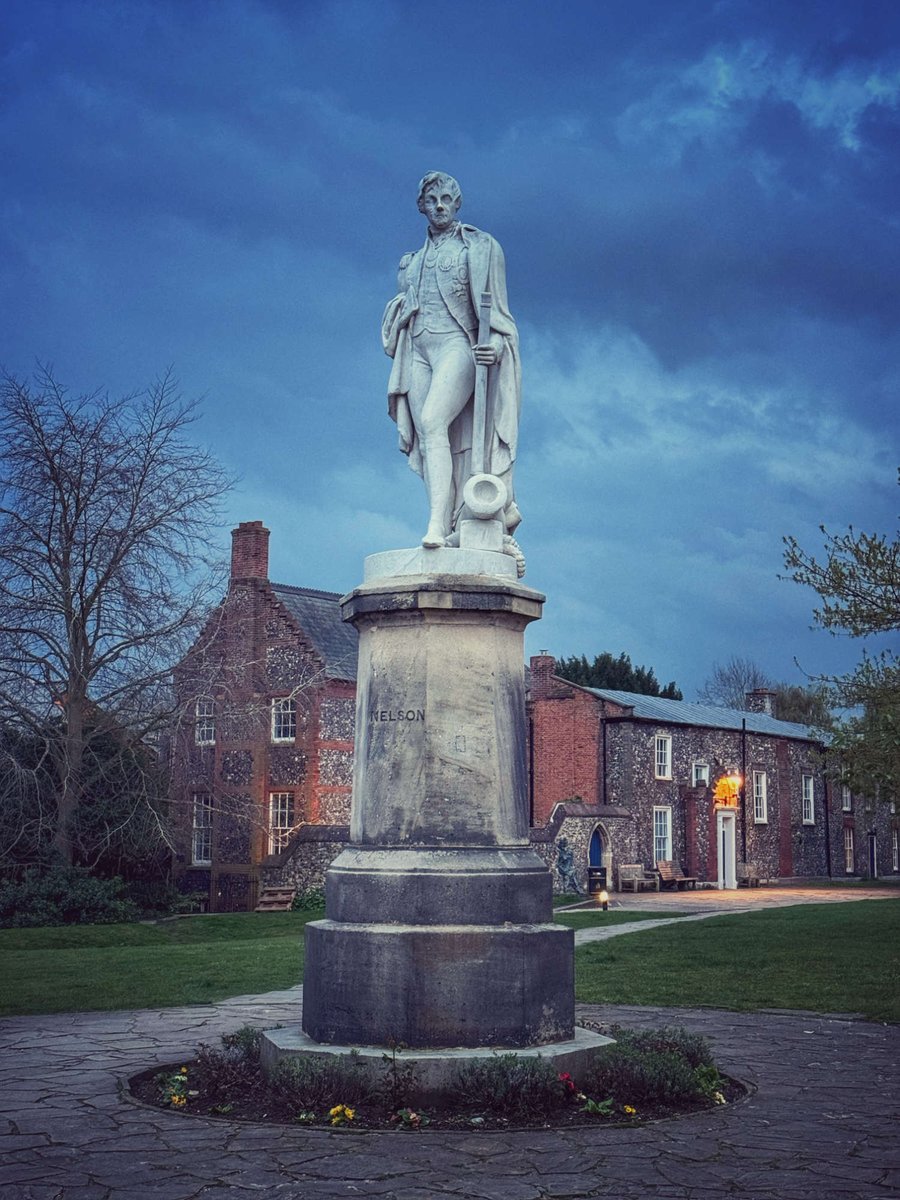 Admiral Lord Nelson tonight with the storm behind him. #Norwich #LordHoratio