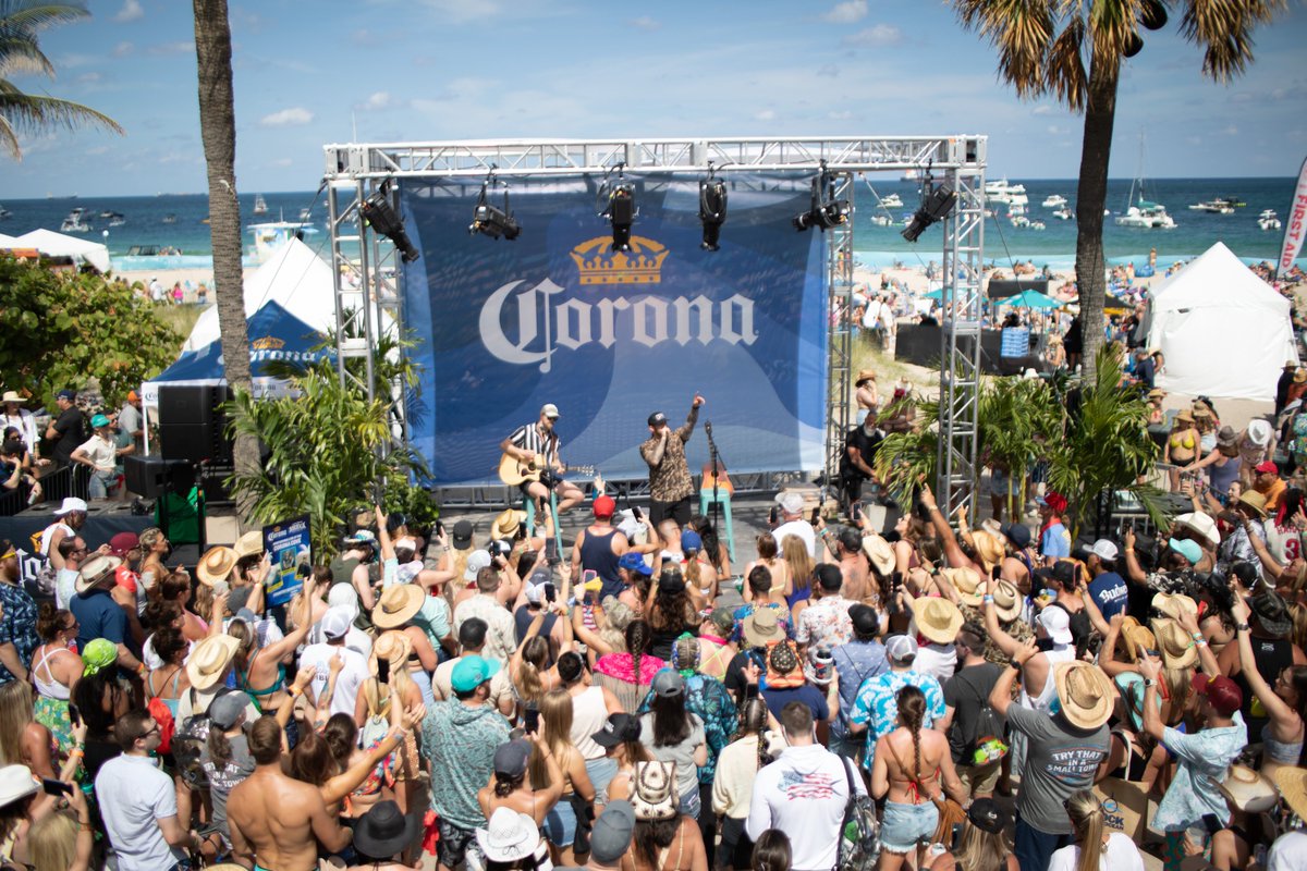 Had a blast with y’all at the Corona Cove at @festivaltortuga! #CoronaTortuga @CoronaUSA