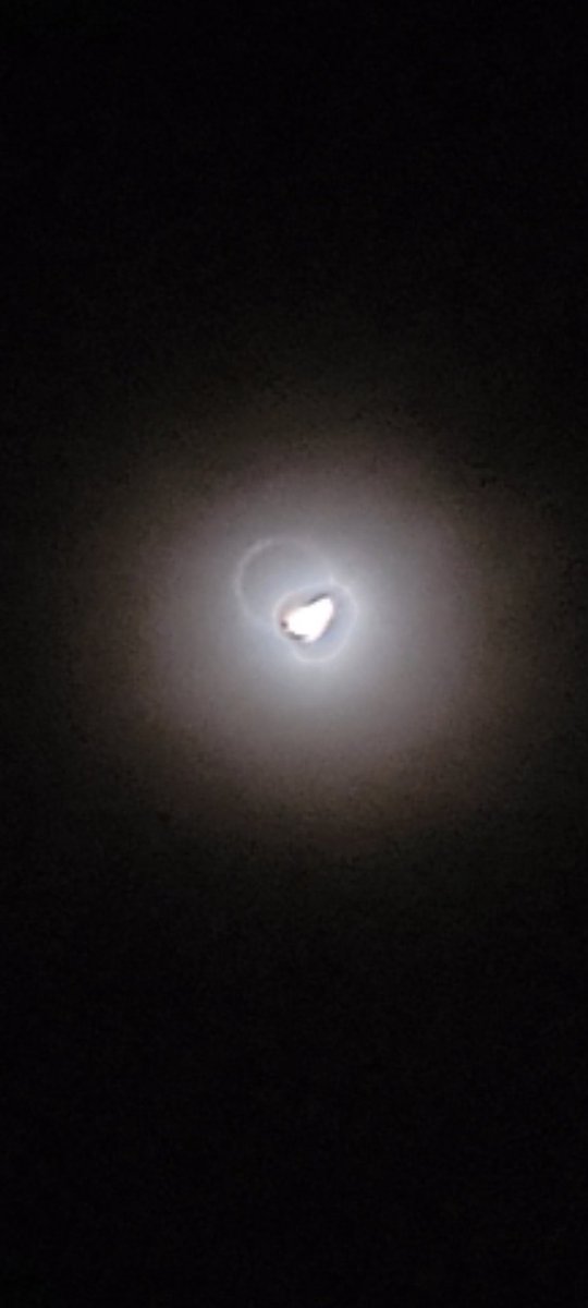 Solar eclipse, this might be what they call a diamond ring?