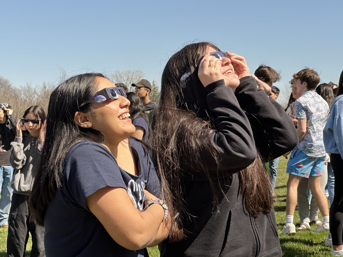 Mundelein HS tweet media