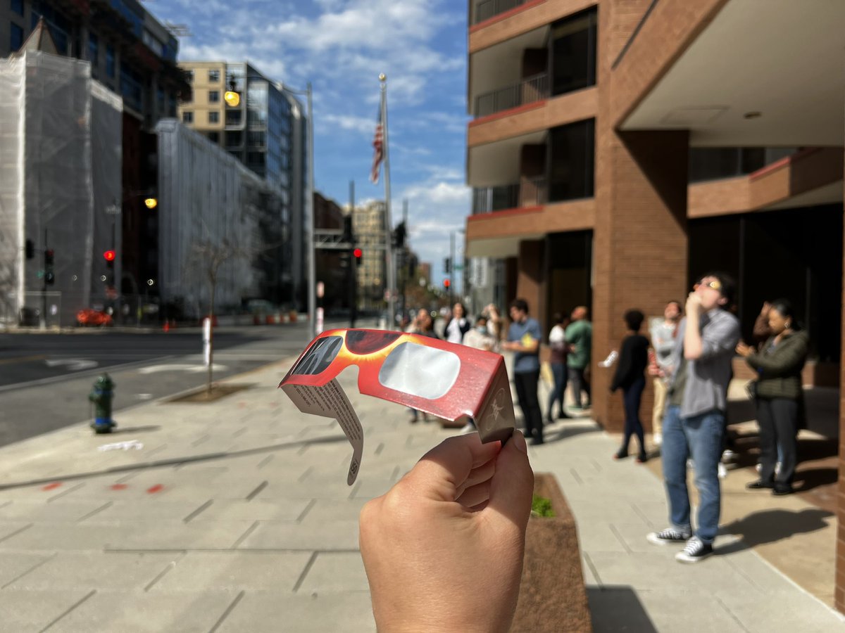 At the Stripes Central office in Washington, D.C., we were so excited to gather outside and watch the Solar Eclipse 🌒 We’ll share some photos taken from around the District below 👇