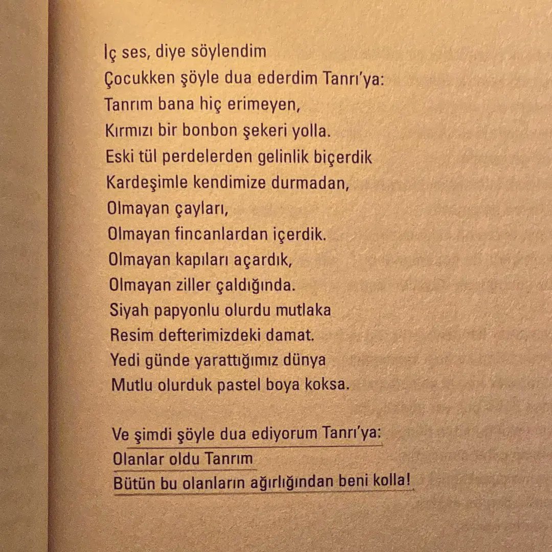 'Ve şimdi şöyle dua ediyorum Tanrı’ya:
Olanlar oldu Tanrım
Bütün bu olanların ağırlığından beni kolla!'

#DidemMadak 54 Yaşında!
📗: Ahlar Ağacı, S.15