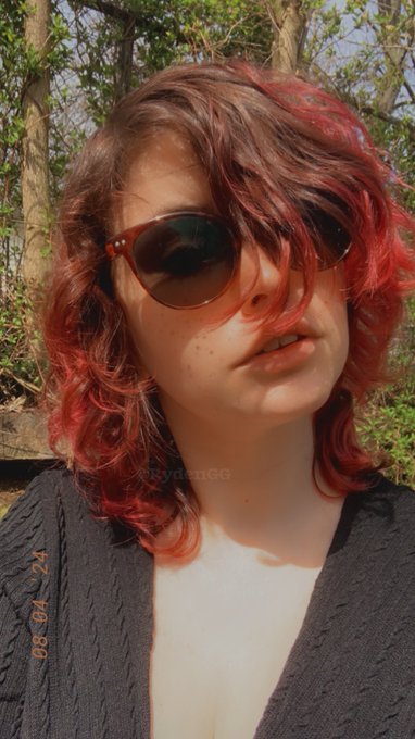 *stares directly at the sun* ☀️✨ https://t.co/yOCSKeQDZ1