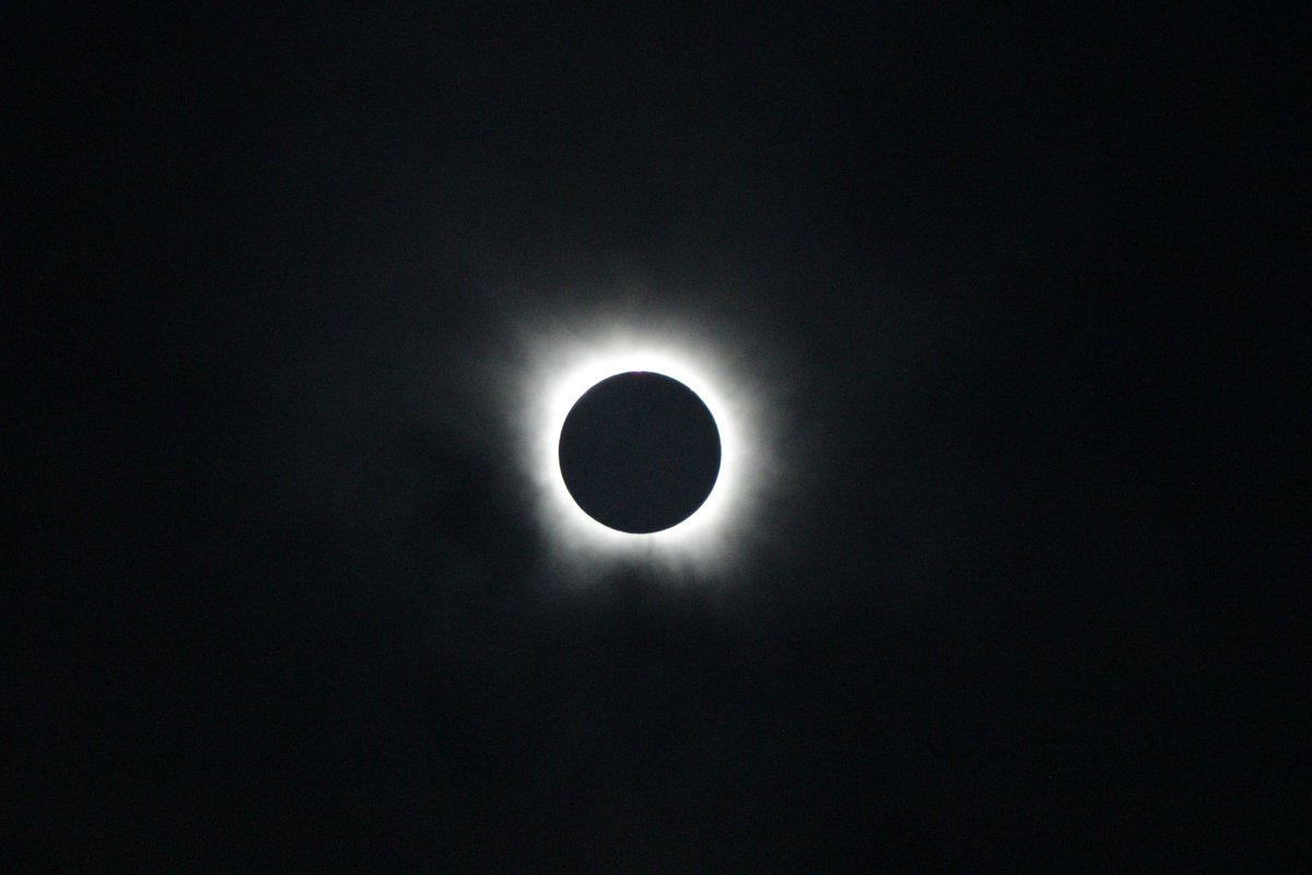 I'm absolutely speechless after witnessing this in person. As totality happened, I was listening to Black Hole Sun and God. The chills I got were incredible!!!!
@wfaaweather @JesseWFAA @TxStormChasers @NationalEclipse
#wxtwitter #Eclipse2024 #SolarEclipse2024 #dfwwx #Texas #wfaa