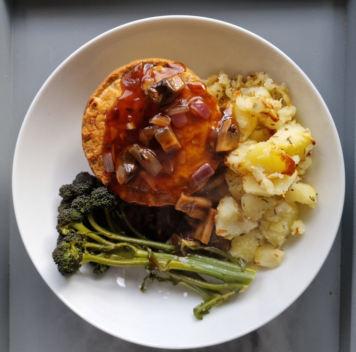 Pie dinner with homemade mushroom &amp; onion gravy 🤤 #vegan #veganfood