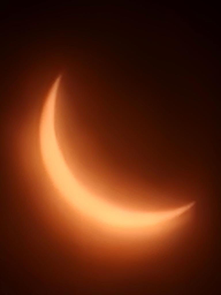 Nickadarel's tweet image. Total eclipse of the sun
Getting there guys