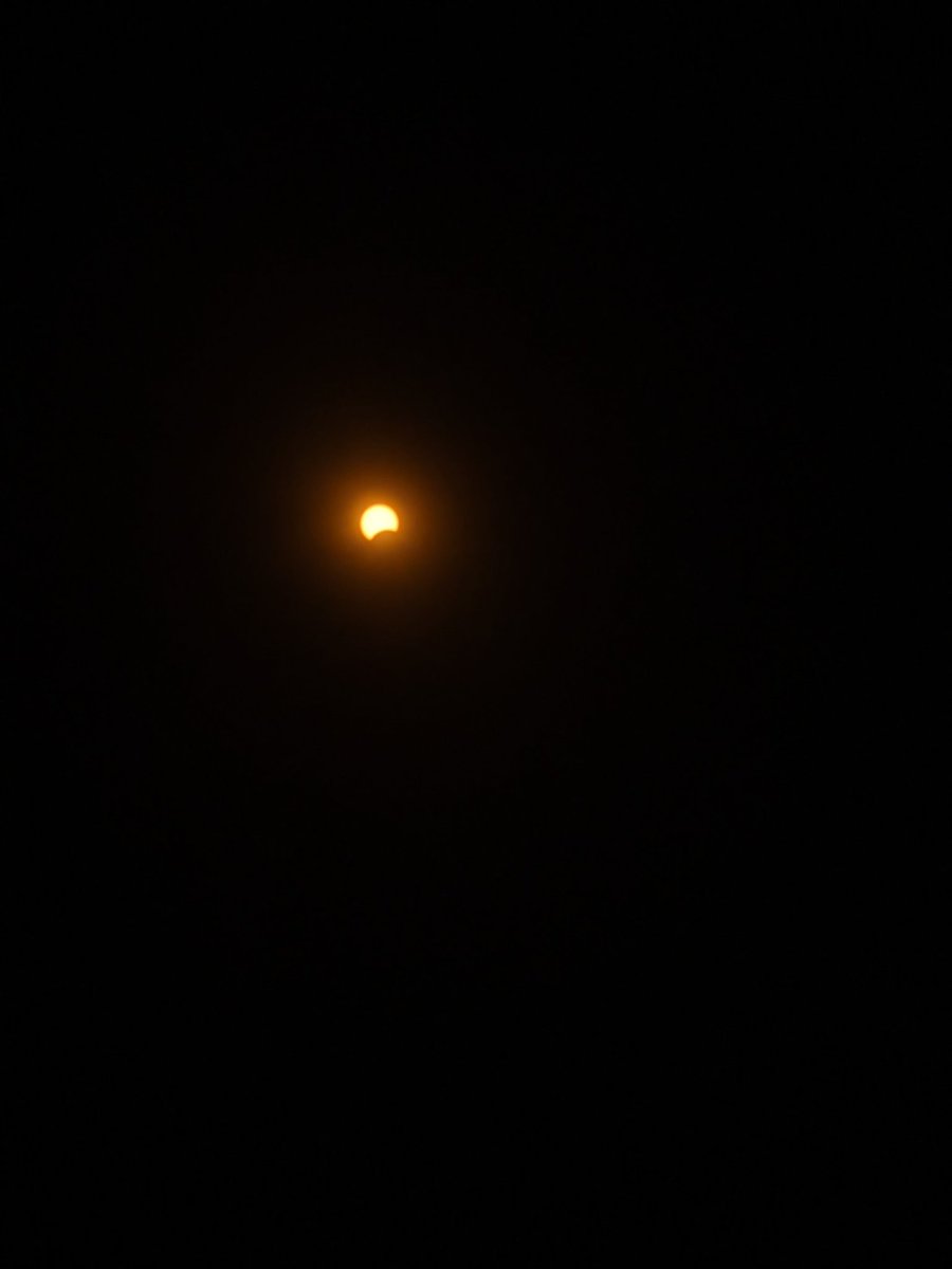 My favourite shots of #Eclipse2024 #SolarEclipse2024