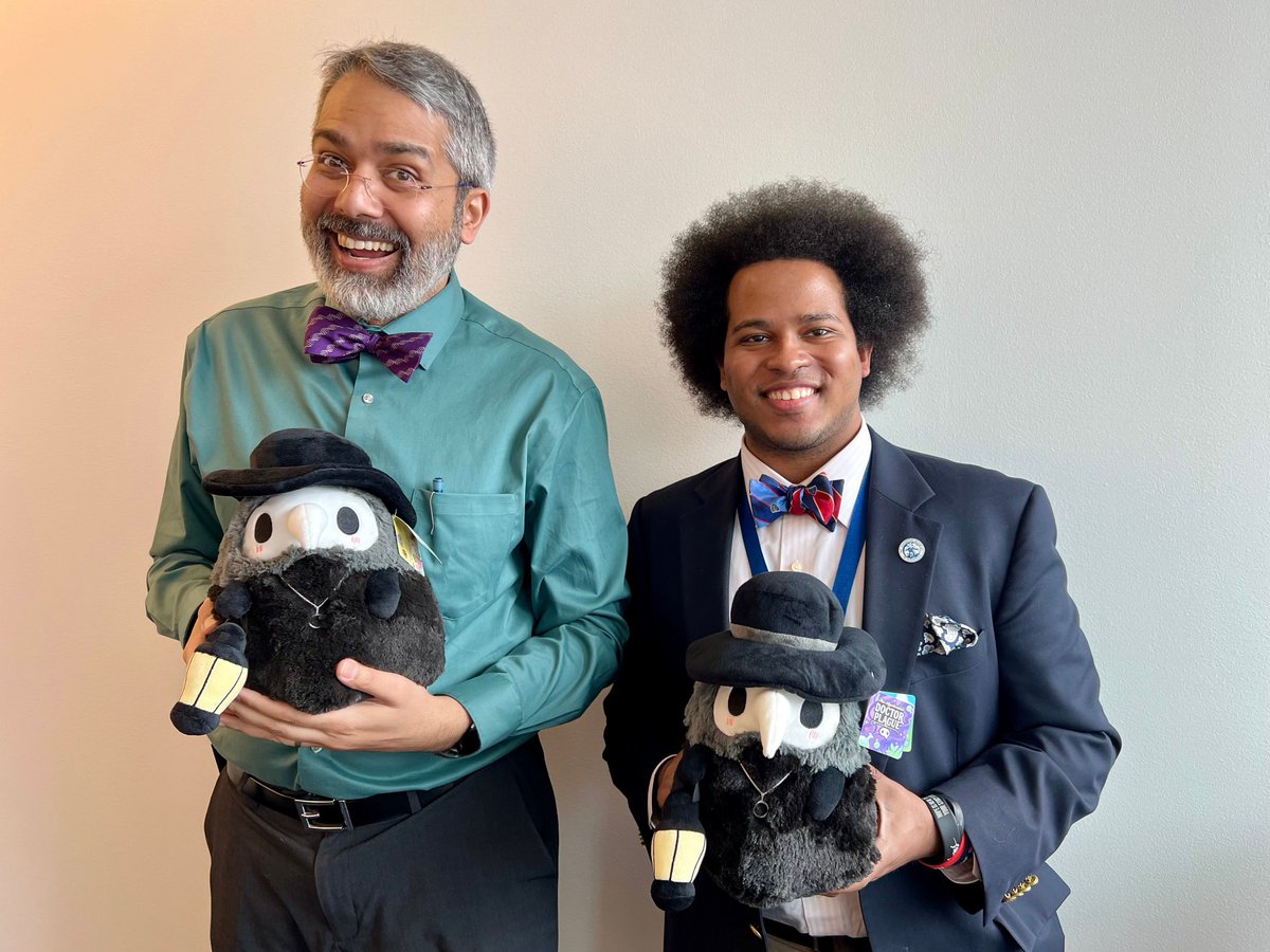 Friends, find yourself a professional society group trainee liaison who: ✅ also wears bowties ✅ also happens to own a plague doctor squishy ✅ and coincidentally is an MD-PhD student at your own institution. Thanks for joining us, @Jared_Boyce!