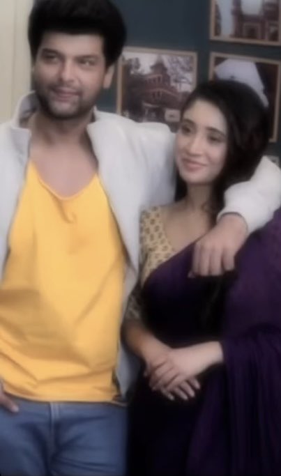 FatejoX's tweet photo. Them🤍🥹
#barsatein #aransh #kushiv #kushaltandon #ShivangiJoshi https://t.co/V2Ec57pL2Z