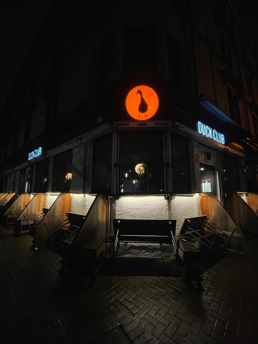 The <a href="/partickduckclub/">Partick Duck Club</a> on a rainy night last month, hopefully we'll be seeing better days soon! 🦆🌧
#glasgownocturne
