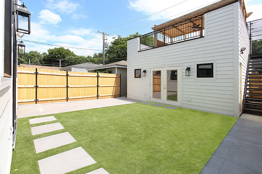 2120 W. Sunnyside - For Sale – $2,050,000
Located in Chicago, Illinois
~ New construction extra wide home on a 28 ft corner lot
~ Built by UNA Design &amp; Build.
deck.
thekhangroup.net/portfolio/2120…