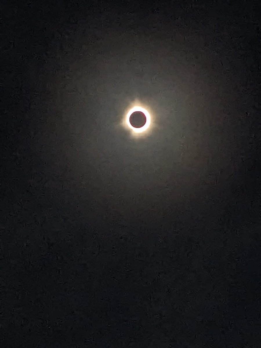 Totality, from my daughter who traveled to Hamilton ON, @weathernetwork @RachelSchoutsen #ShareYourWeather