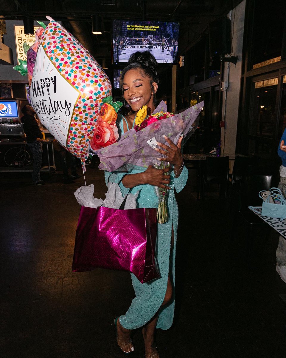 SheDidThat__'s tweet photo. Had sooo much fun this weekend! ♈️✨🩵 Thank you for all the bday love! https://t.co/pCYOE9rnlM