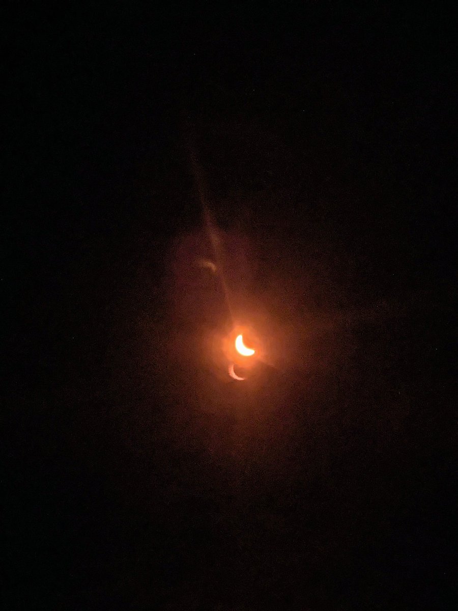 My low effort rig (Pixel Fold+eclipse gasses covering the camera) turned in some decent pics.