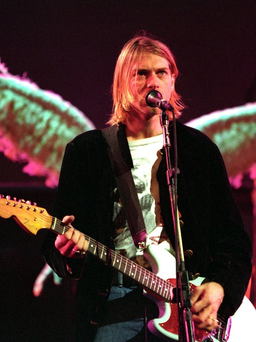 Mustang guitars Kurt Cobain never hid his love for @Fender Mustang guitars. Read a cool article about him & his Mustang guitars on @MusicRadar today. If you love Cobain, Nirvana, short scales, Fenders, guitars etc you’ll enjoy the read (link below). #kurtcobain #nirvana…