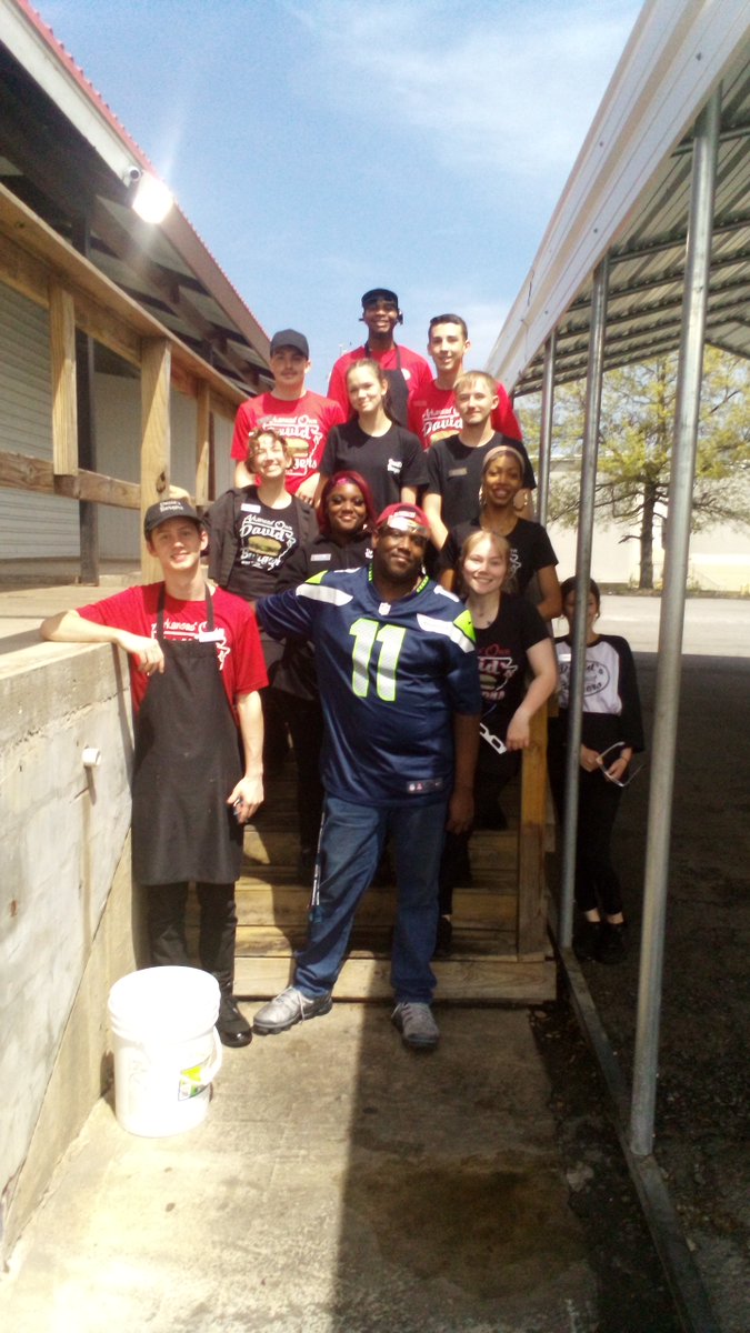 SimpleSly2012's tweet image. Me and my new group of hunters. #SolarEclipse2024