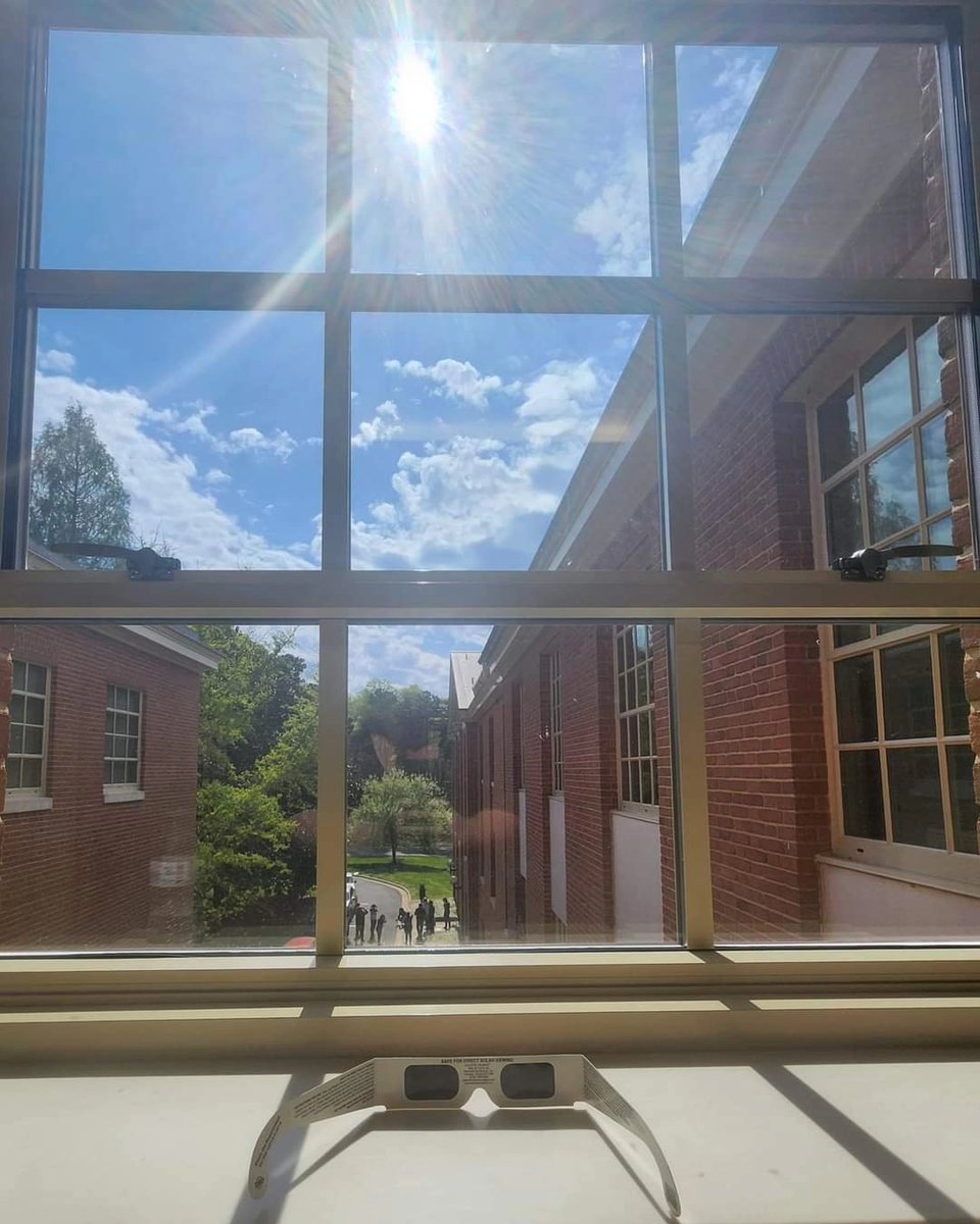 On April 8, 2024, a total solar eclipse crossed @WakeForest in North America, passing over Mexico, United States, and Canada. The @wfubiology department members gathered all around Winston Hall to safely view the exciting event! ----- 🌙📷: @CaraJDavis