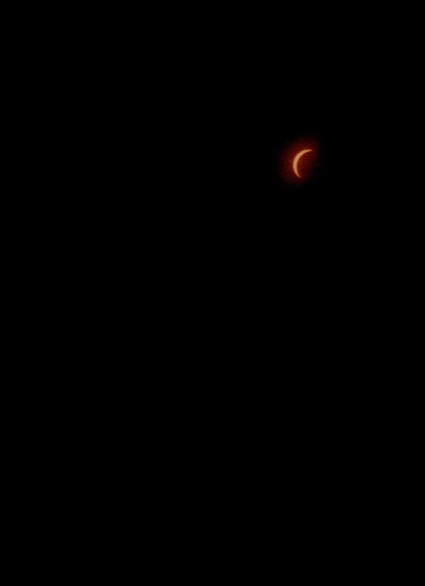 When the sun looked like a moon #eclipse