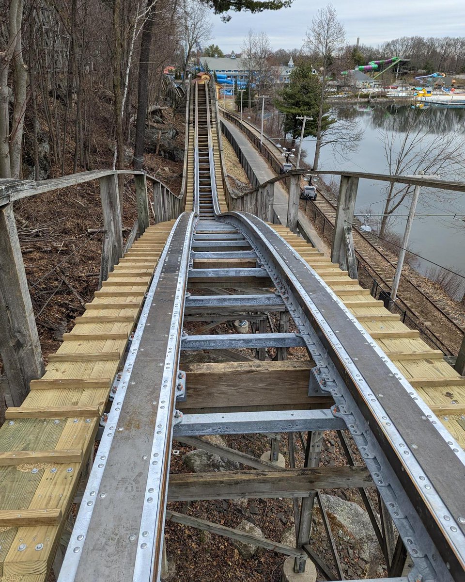 SkylineAttrax tweet picture