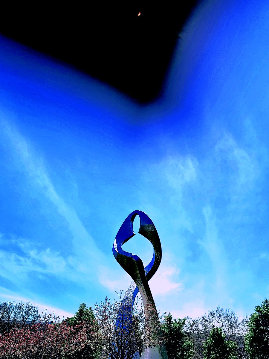 #SolarEclipse2024, <a href="/ScienceStowers/">Stowers Institute</a> with <a href="/BazziniLab/">BazziniLab</a> at <a href="/KansasCity/">Kansas City</a>